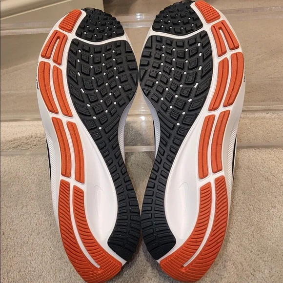 Nike Zoom Ladies Athletic Shoe - Picture 3 of 4